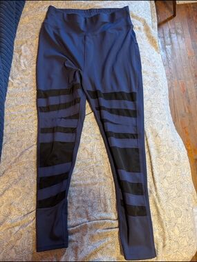 POP Fit Dark Blue Active Leggings with Subtle Stitching